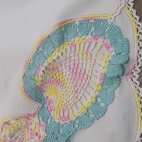 Vintage white pillowcases pink yellow seafoam green doilies embroidered accents - Picture 1 of 11